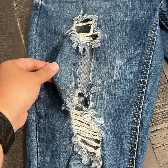 Forever 21 Ripped Ankle Jeans Size 27 - Picture 11 of 11